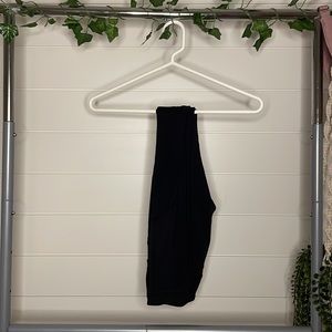 •Black Lulu lemon• mid waisted align 25 inch pants with pockets